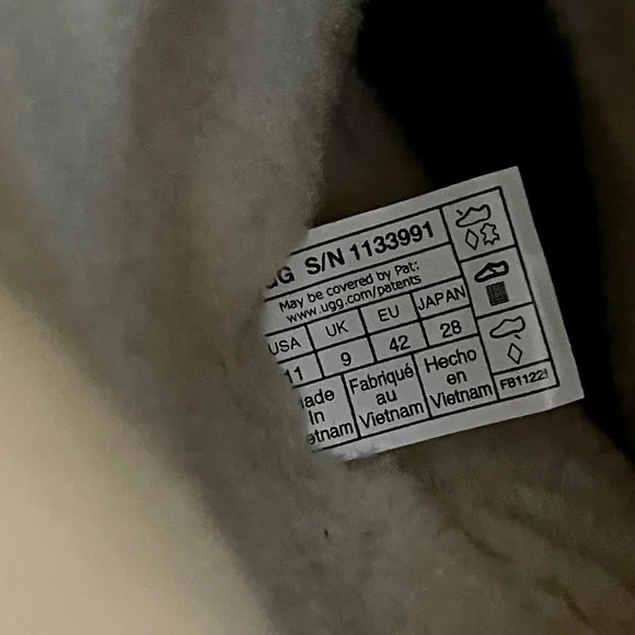 UGG Raincloud Tall Waterproof Suede Boots- Sz. 11 - Picture 11 of 11